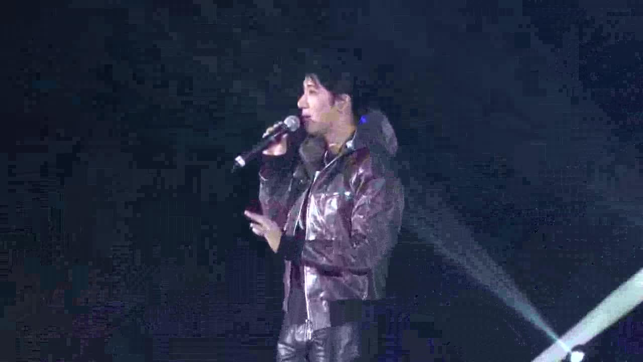 王力宏广州演出压轴 经典情歌引粉丝尖叫