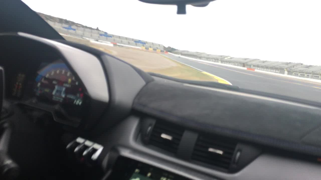 博基尼大牛Aventador S赛道表现1