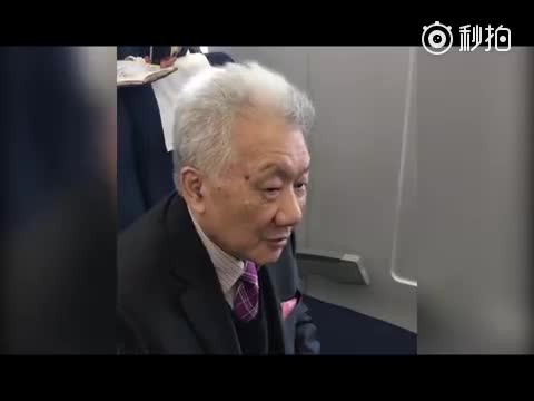 政协委员：建议给生育二孩家庭发放补贴
