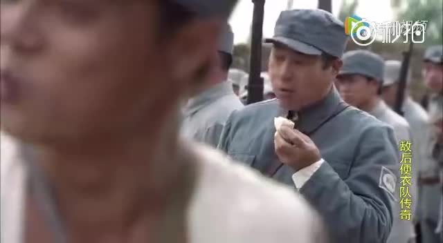 抗日神剧惊现“包子雷”：咬一口扔一个炸一个