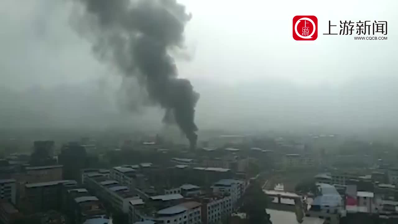 璧山一炼油厂爆炸起火，伤亡人数暂不确定