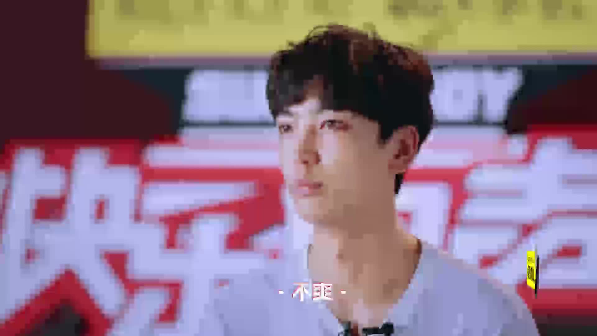 快男杨梓鑫淘汰后摔门砸道具