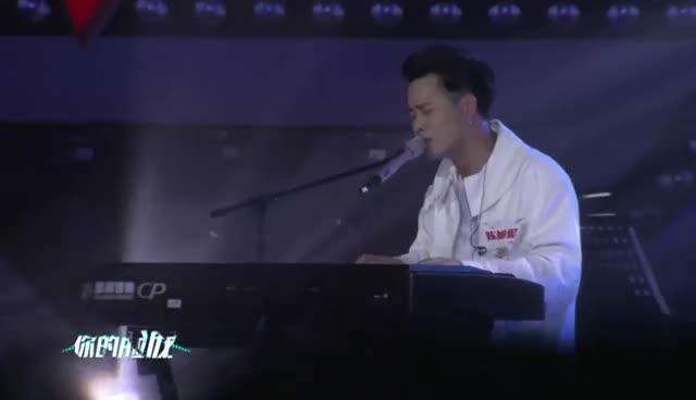 《快男》养鸡不敌踢馆选手陈旭侃