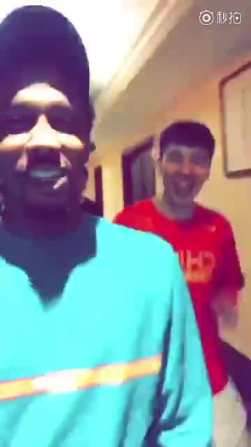 詹宁斯首句中文引队友吃惊:大保健!