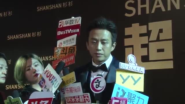 等老婆倒水等了一小时被吐槽 邓超回应：不是懒，我在做饭！